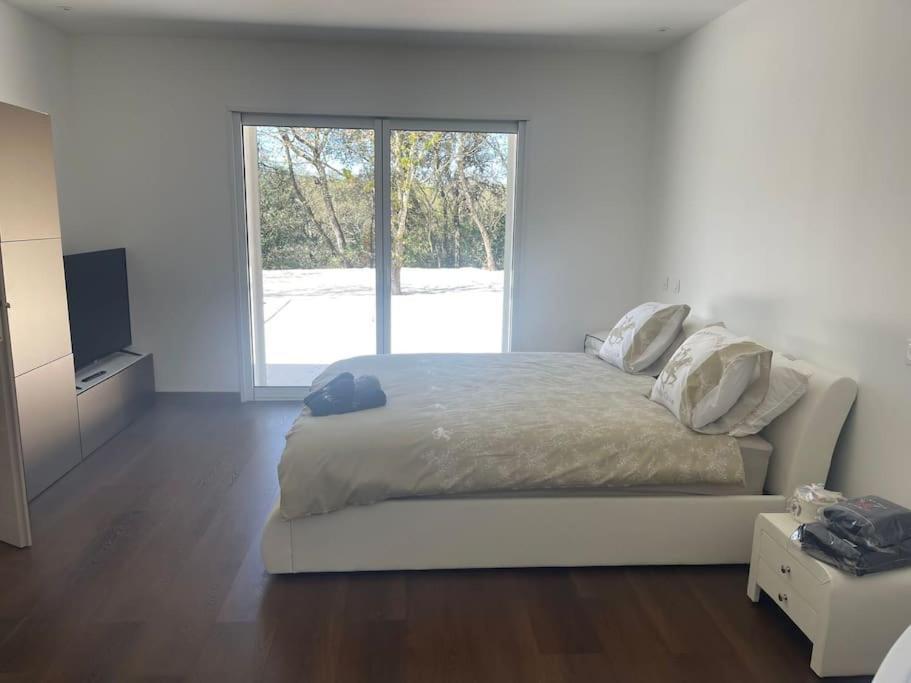 Brand New Villa With Fully Intergrated Air Conditioning & Private Pool, Overlooking Forest Sardan Exterior photo